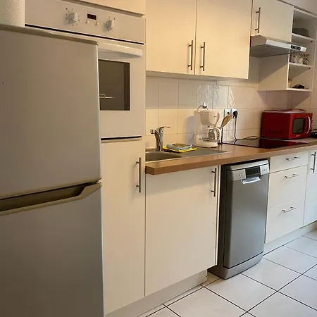 Apartment Parking Prive Gratuit, Balcon, 2 *