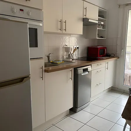Appartement Parking Prive Gratuit, Balcon, 2 *